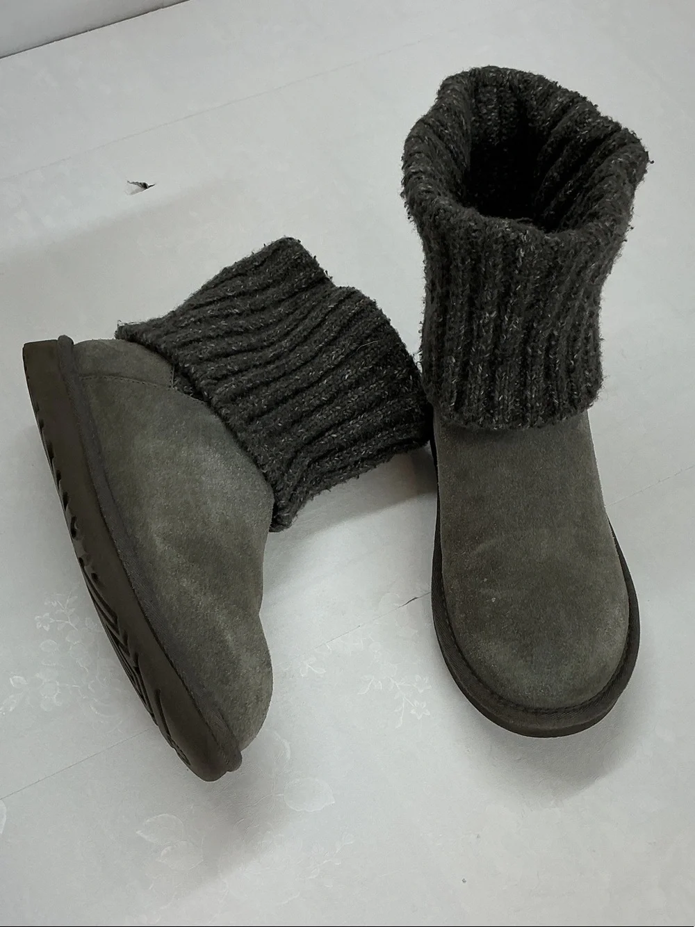 Cozy Knit Cuff Suede Booties - Gray
